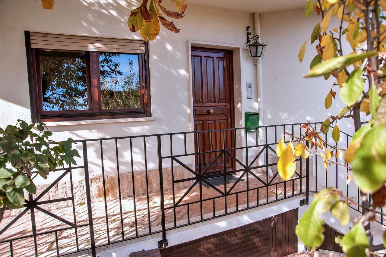 Apartament A Casa Di Galdino E Vittorianna LʼAquila Zewnętrze zdjęcie